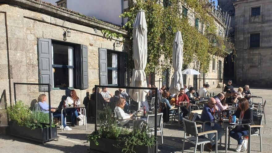 En la imagen, la terraza del Café Literarios, en el número 1 de la Praza da Quintana