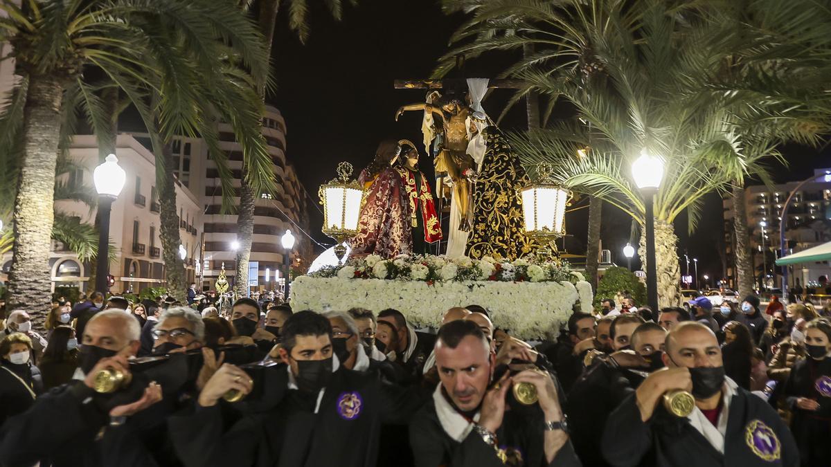 Las procesiones vuelven a las calles de Alicante dos años después