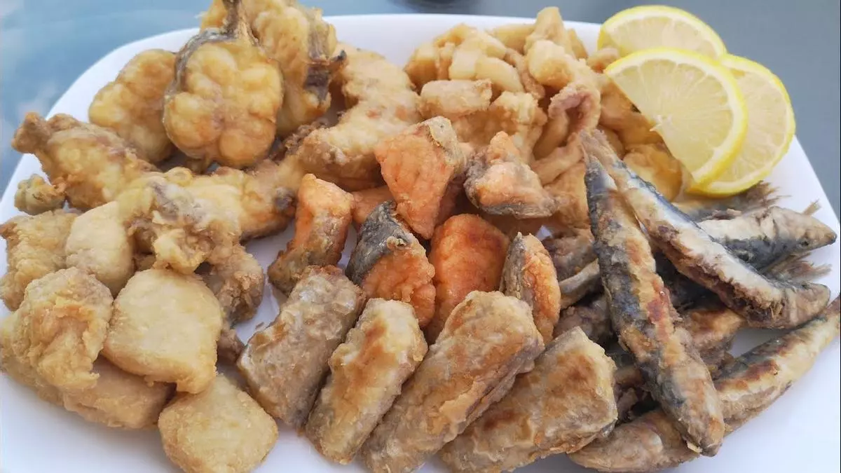 ¿Comerías pescaíto frito sabiendo que lavan la bandeja en el Guadalquivir?