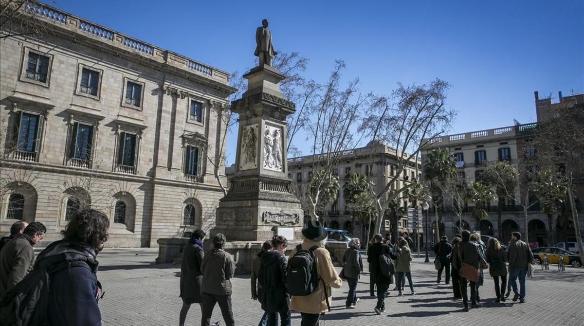 Plaza de Antonio López, en Barcelona.