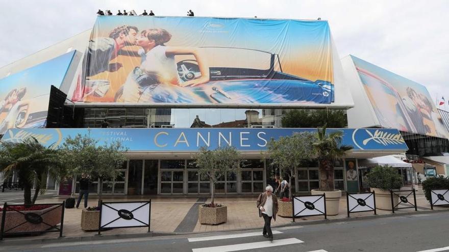 Cannes se enroca contra el mundo