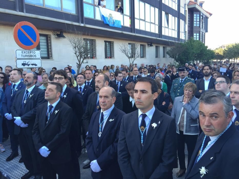 Llanes se llena para coronar a la Virgen de Guía