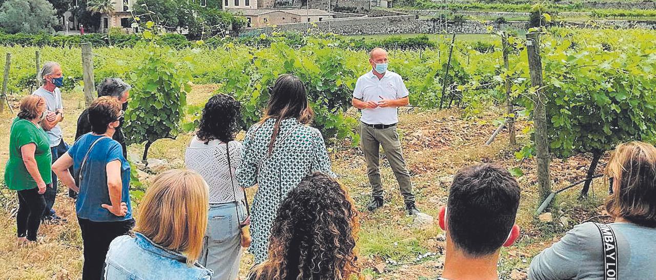 Paul Faurie durante la visita.