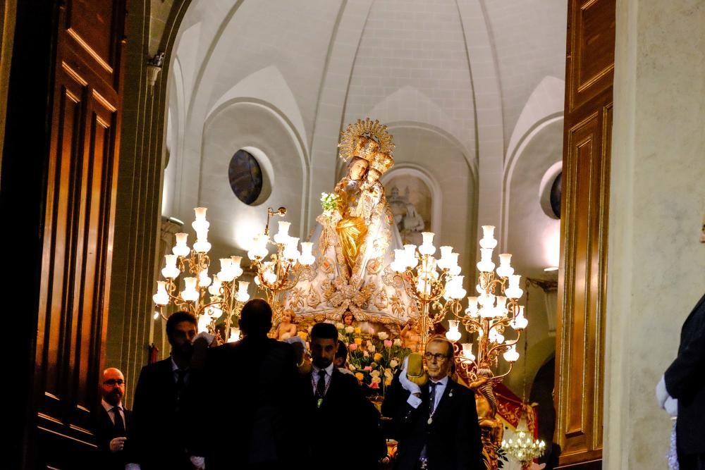 Procesión de la Virgen de la Salud en Elda