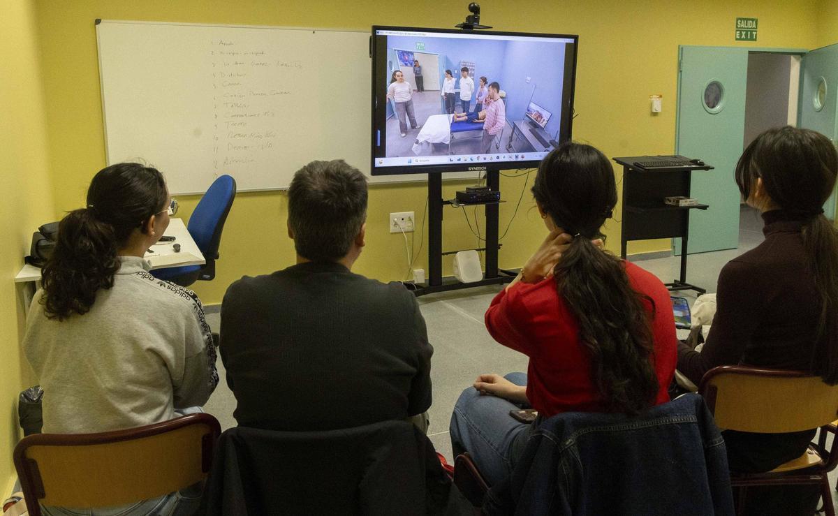 Simuladores inteligentes revolucionan la formación de los futuros médicos