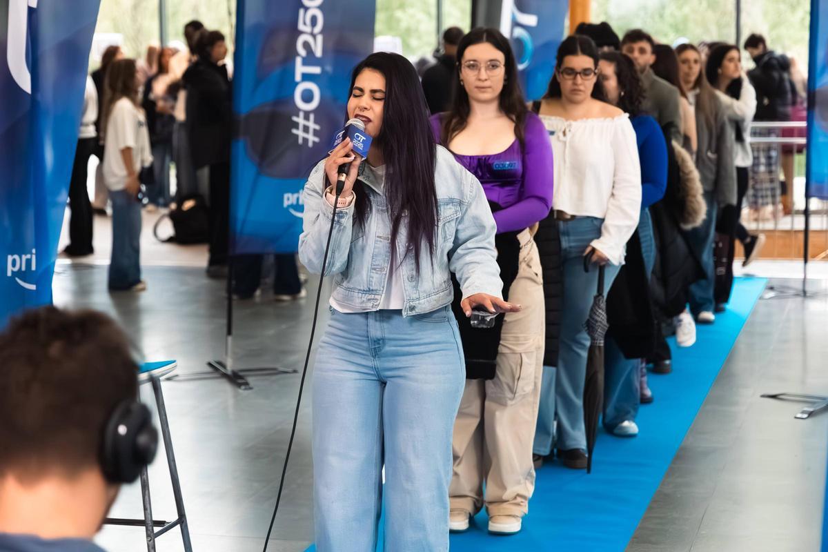Casi 600 aspirantes participaron en el único cásting de Galicia, celebrado en Santiago, para el talent show Operación Triunfo