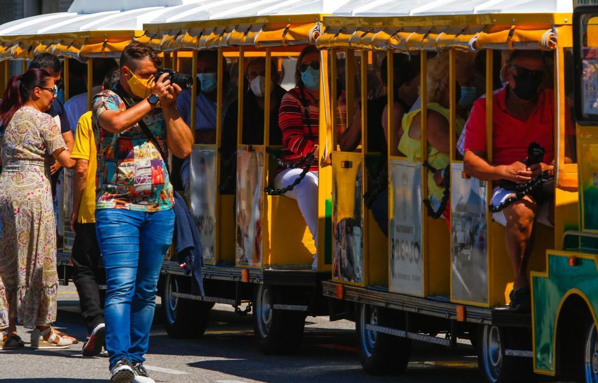El tren turístico que gestionaba Cruceros do Ulla Turimares. |  Iñaki Abella