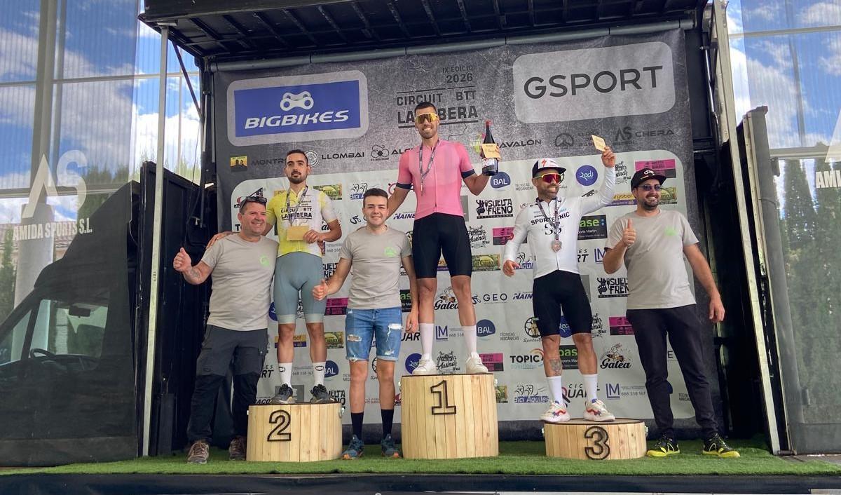 Podio masculino de la BTT de la Llosa de Ranes.