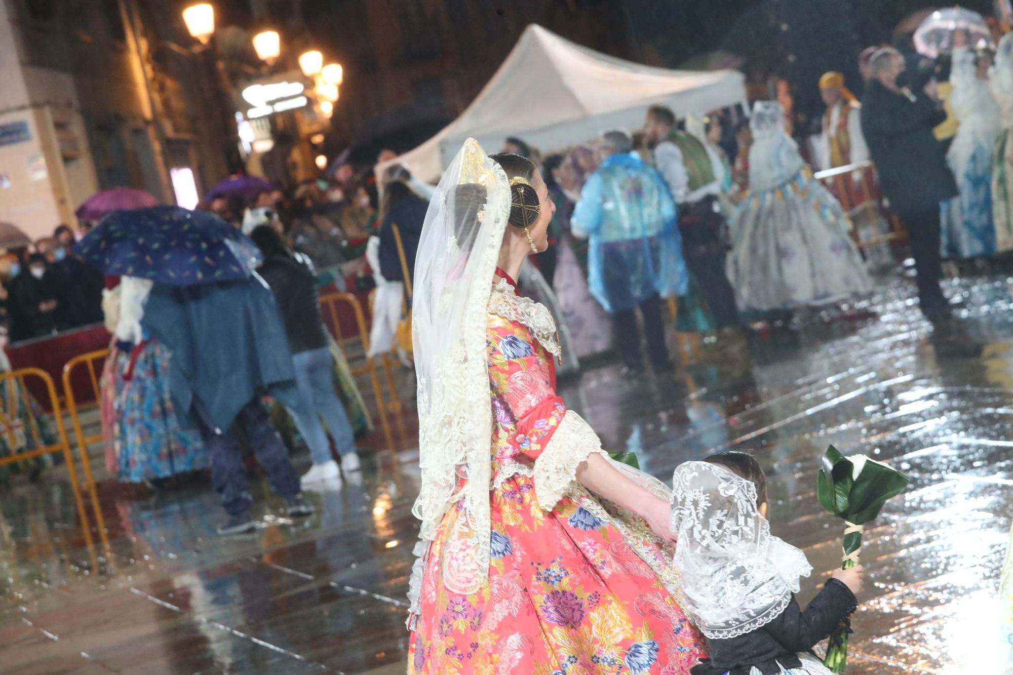 Búscate en el primer día de ofrenda por la calle de la Paz (entre las 19:00 a las 20:00 horas)