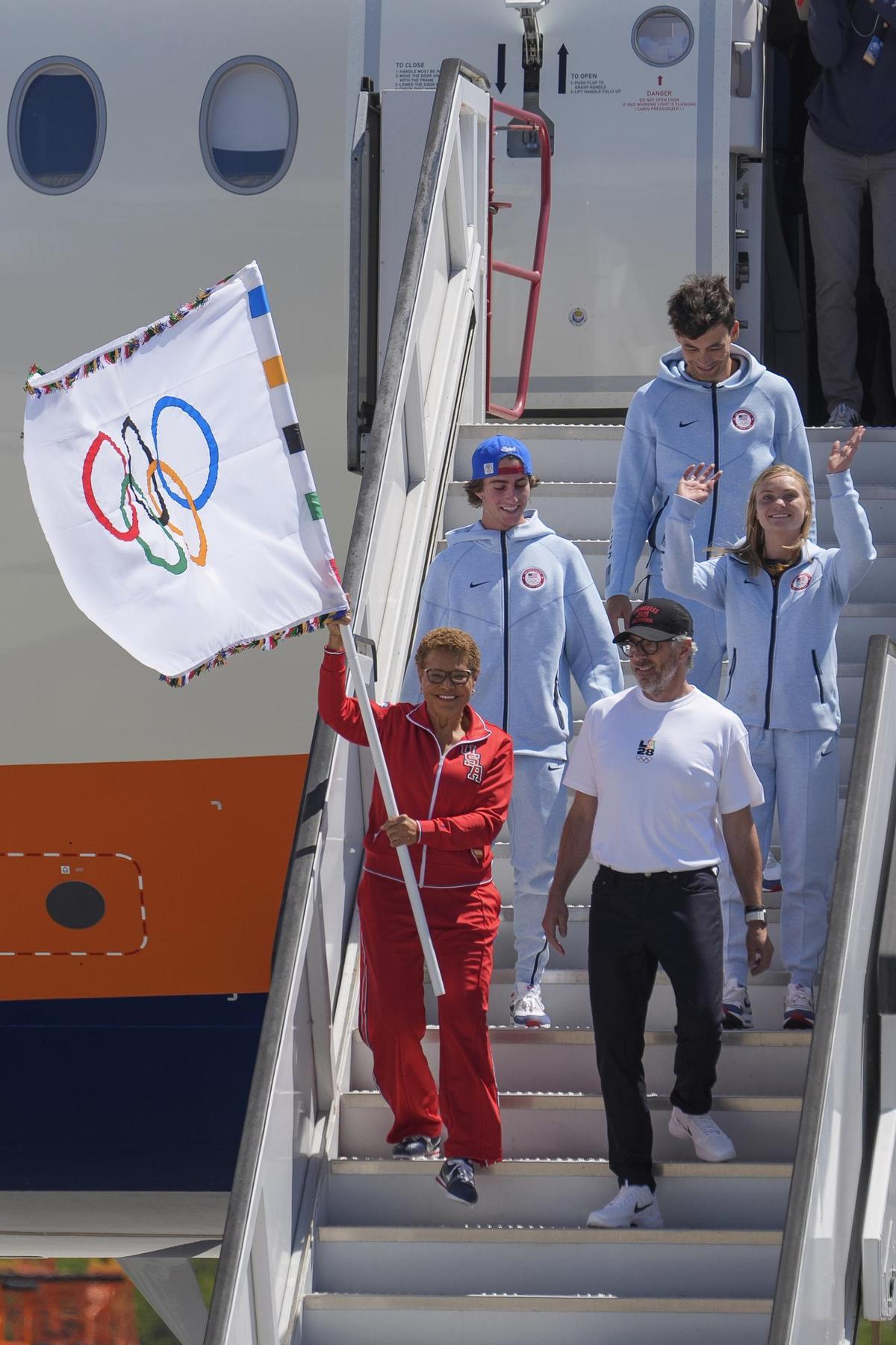 La bandera olímpica ya está en Los Ángeles, sede de los Juegos en 2028