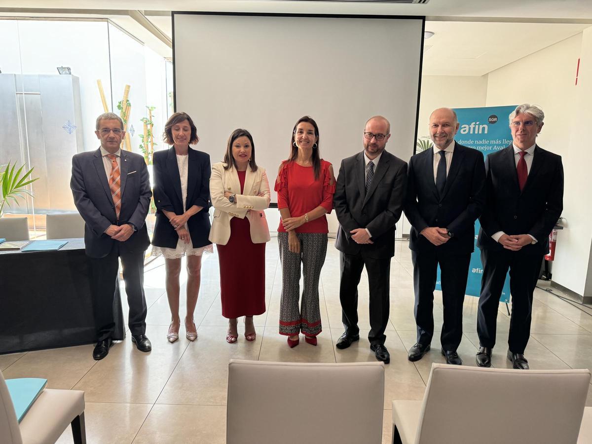 La consellera de Hacienda, Ruth Merino, en el centro, hoy en la junta de Afin SGR