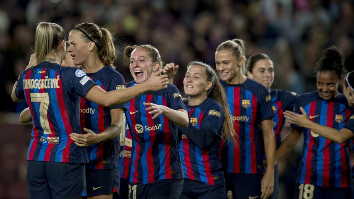 Las azulgrana celebrando el primer gol durante el partido de fase de grupos de la champions femenina entre el Barça y el Bayern de Munich.