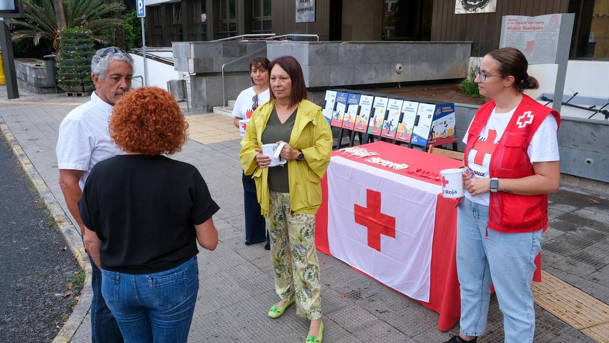 El Ayuntamiento se suma a la celebración del ‘Día de la banderita’ de Cruz Roja Española.
