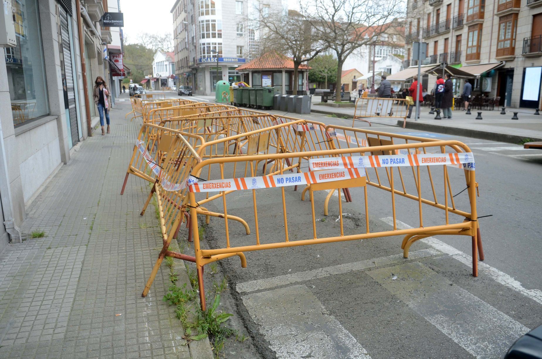 Una de las zonas del centro de Vilagarcía en la que proliferan las vallas.