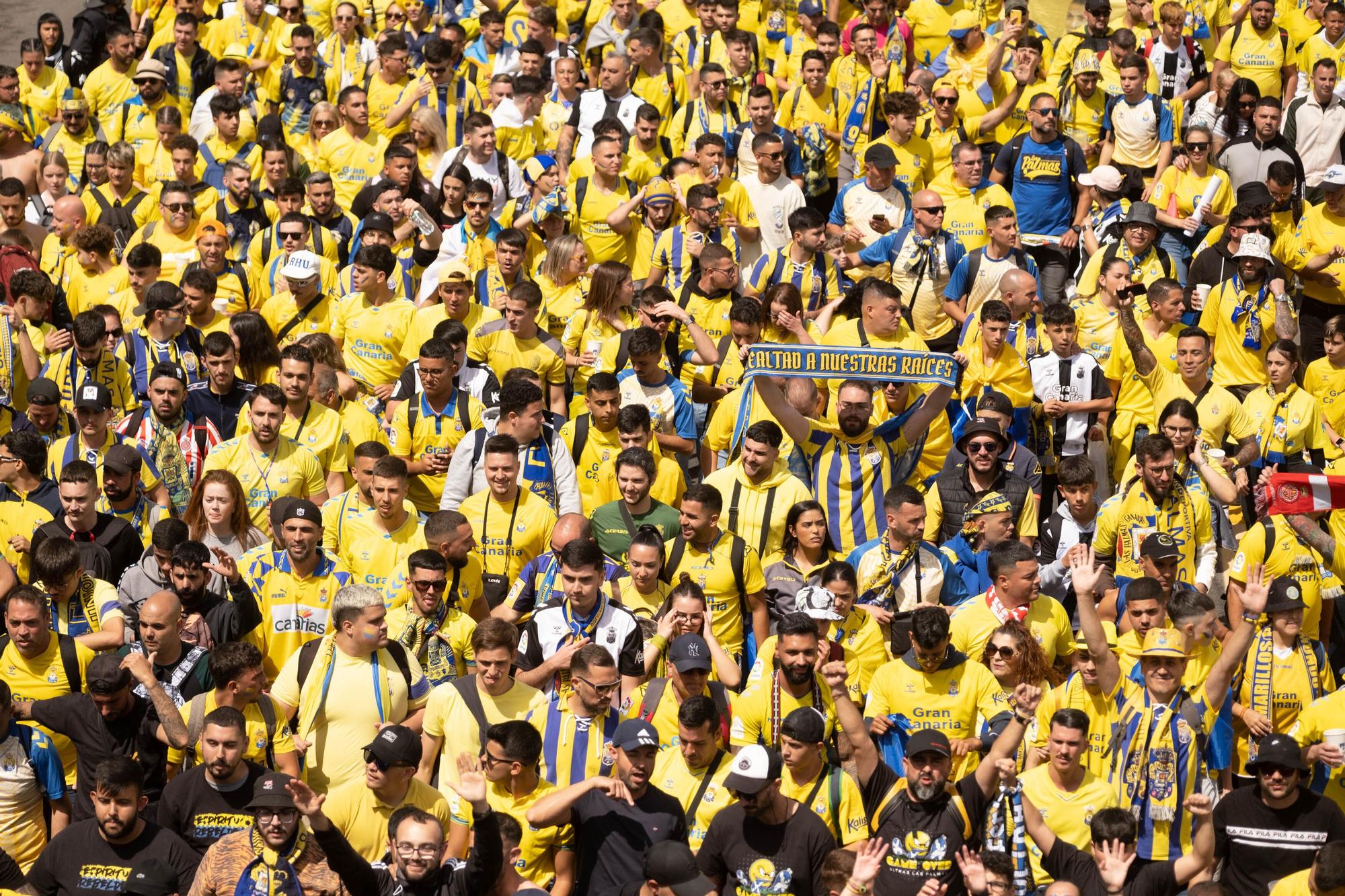 Llegada de aficionados de la UD Las Palmas a Tenerife