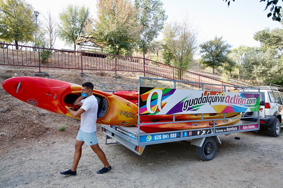 Disfruta del Río a golpe de remo. Piragüismo en Villafranca