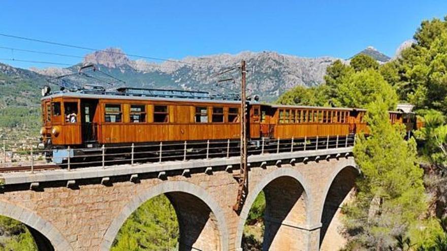 Viadukt mit Rotem Blitz auf Mallorca.