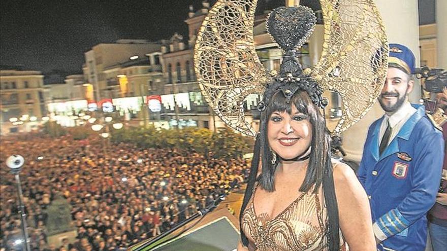 Contratar a Loles León para el pregón del carnaval de Badajoz costó 11.300 euros