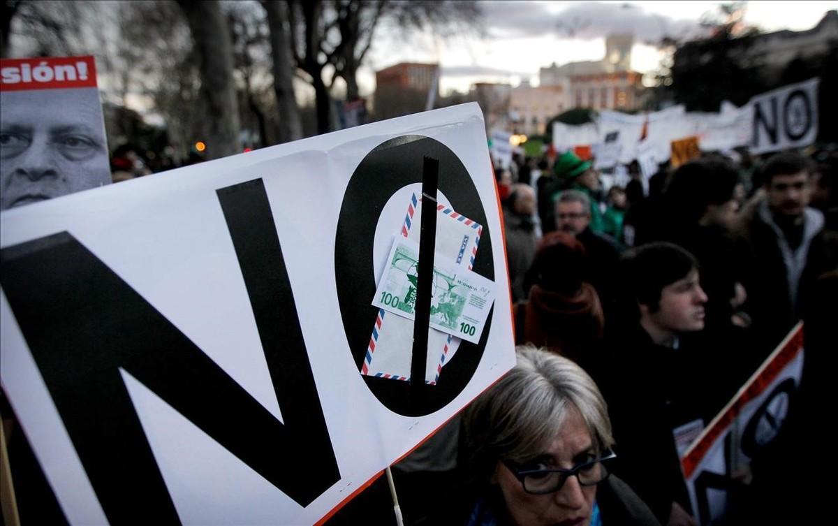 Imagen de una de las manifestaciones convocadas en Madrid contra los recortes y la corrupción.