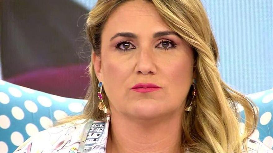 Lluvia de críticas a Carlota Corredera al posar así en la playa: &quot;Lo más malo que ha pasado por televisión&quot;