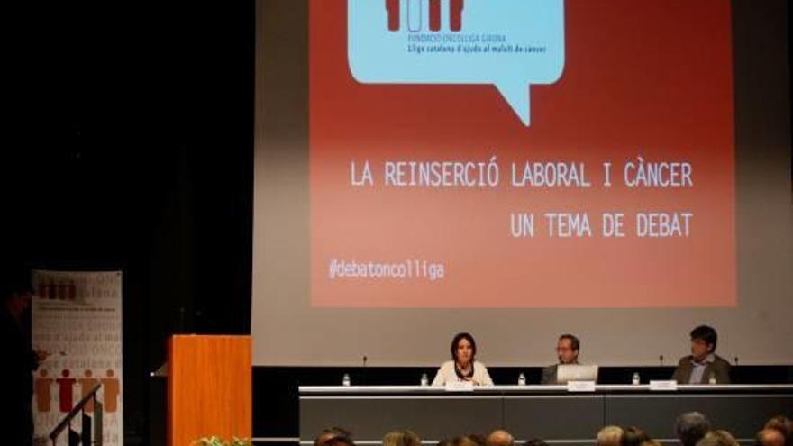 Un moment de la jornada «Reinserció laboral i càncer, un tema de debat», ahir a Girona.