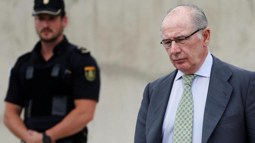 Rato sale de los juzgados tras declarar en el caso Gürtel.