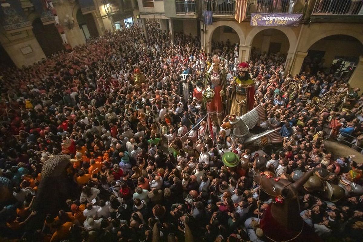 Celebració de la Nit de Completes de Sant Joan a Valls.