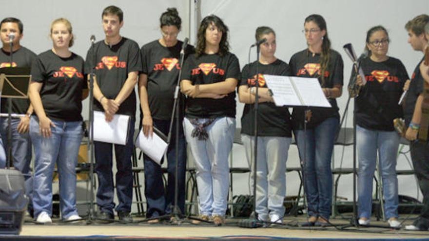 Voces corales para abrir las fiestas de Jesús