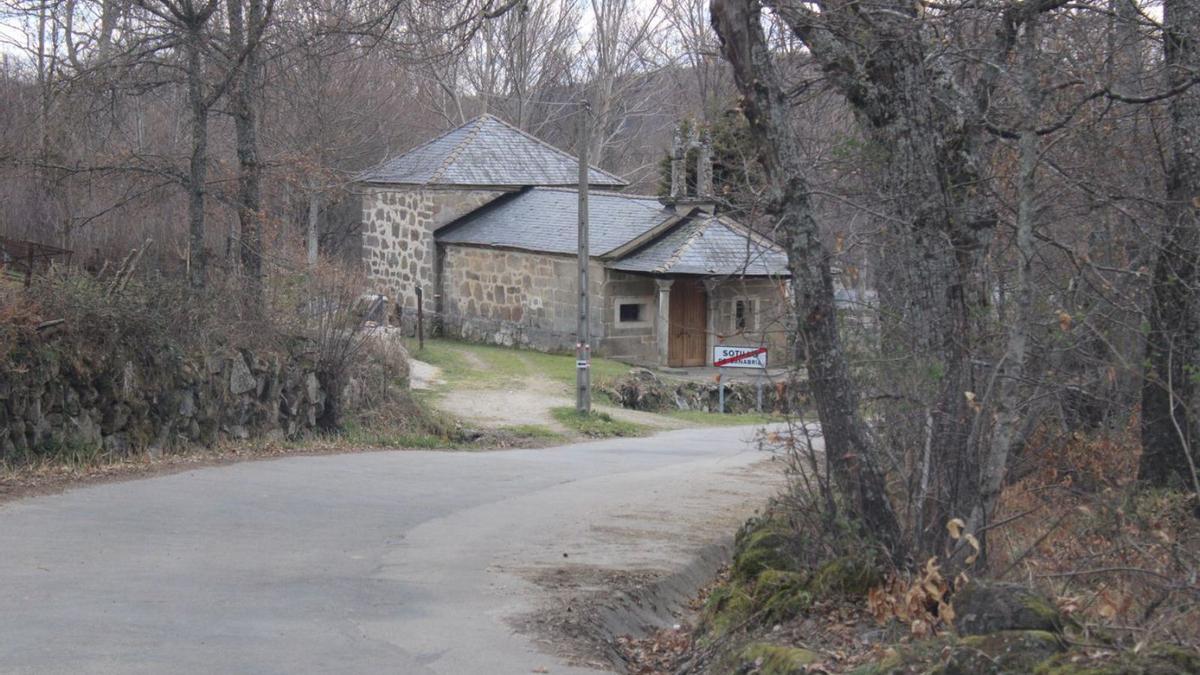 Tramo de carretera que la Diputación arreglará en Sotillo de Sanabria. | Araceli Saavedra