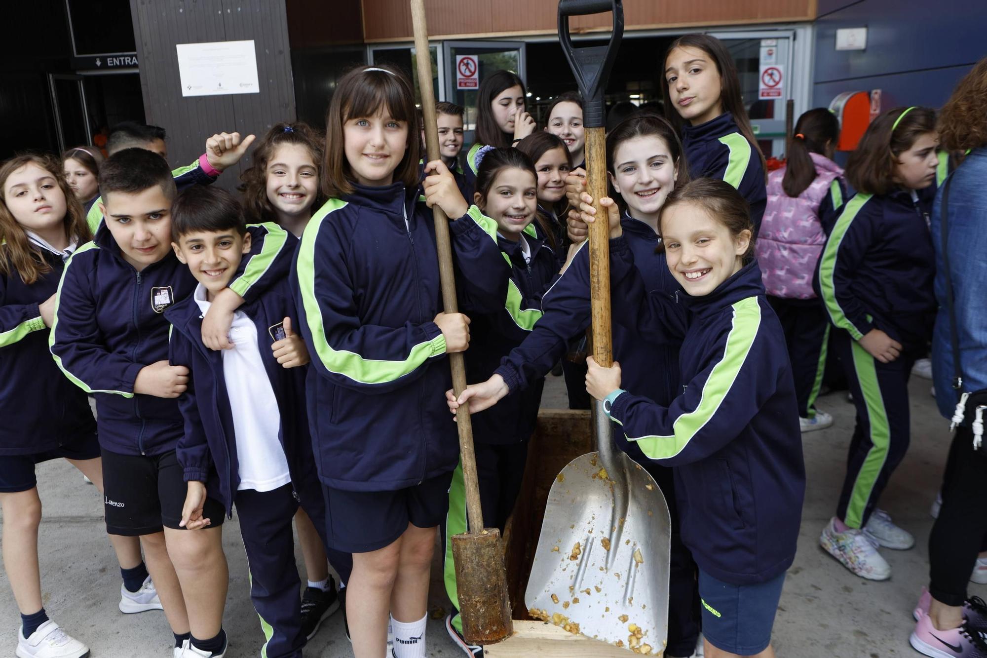 Así fue el inicio de la feria de San Antonio en Gijón (en imágenes)
