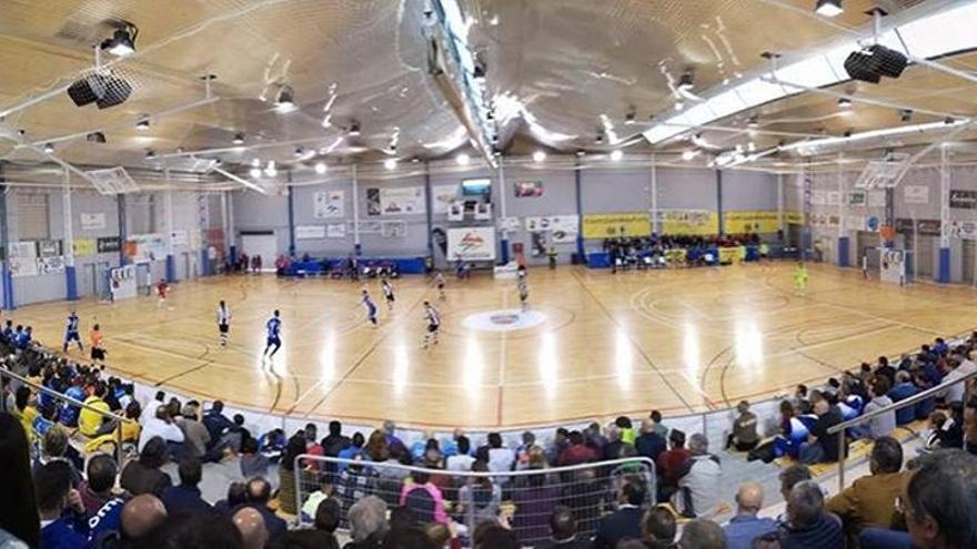 El Servigroup Peñíscola expulsa a los dos abonados que saltaron a la pista en el partido contra Noia