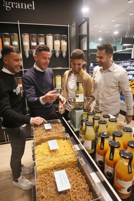 Borja García i Aday inauguren una botiga d'alimentació saludable a Girona