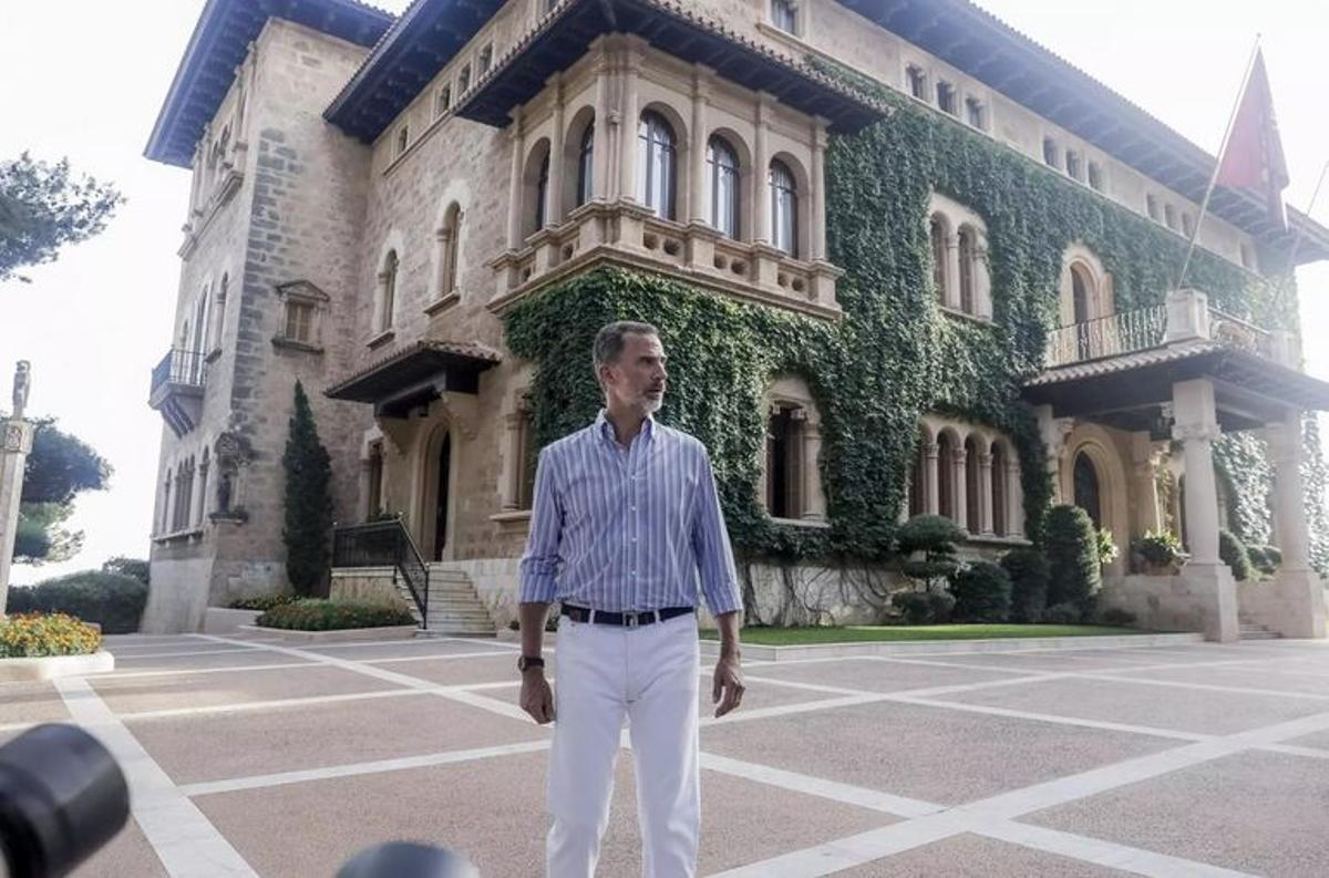 Archivfoto von König Felipe IV vor dem Marivent-Palast