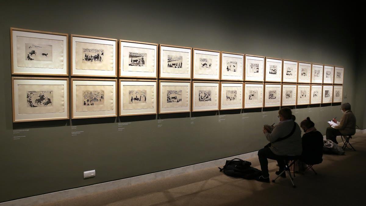 El Museu Picasso abre los miércoles las puertas a los copistas, en el marco de la exposición 'Picasso. Los cuadernos'.