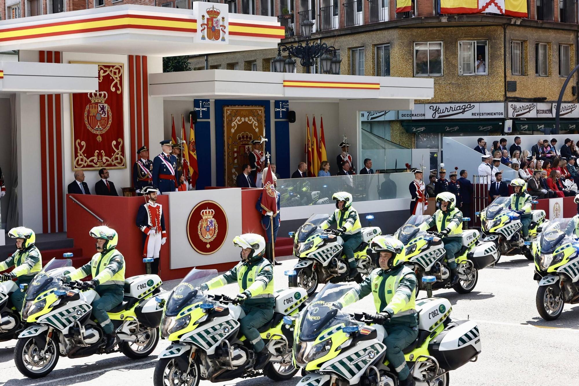 EN IMÁGENES: Así fue el multitudinario desfile en Oviedo por el Día de las Fuerzas Armadas