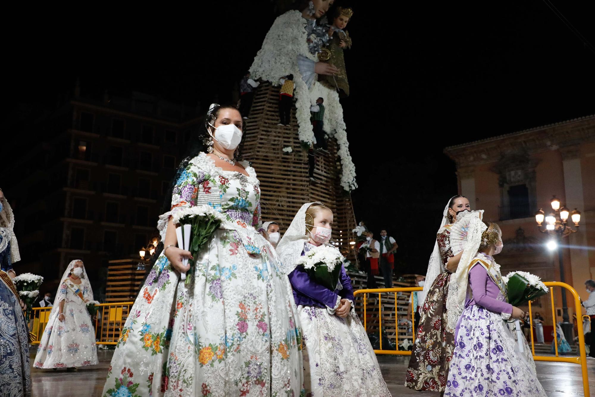 Búscate en el primer día de la ofrenda por la Calle Caballeros de las 21:00 a las 22:00