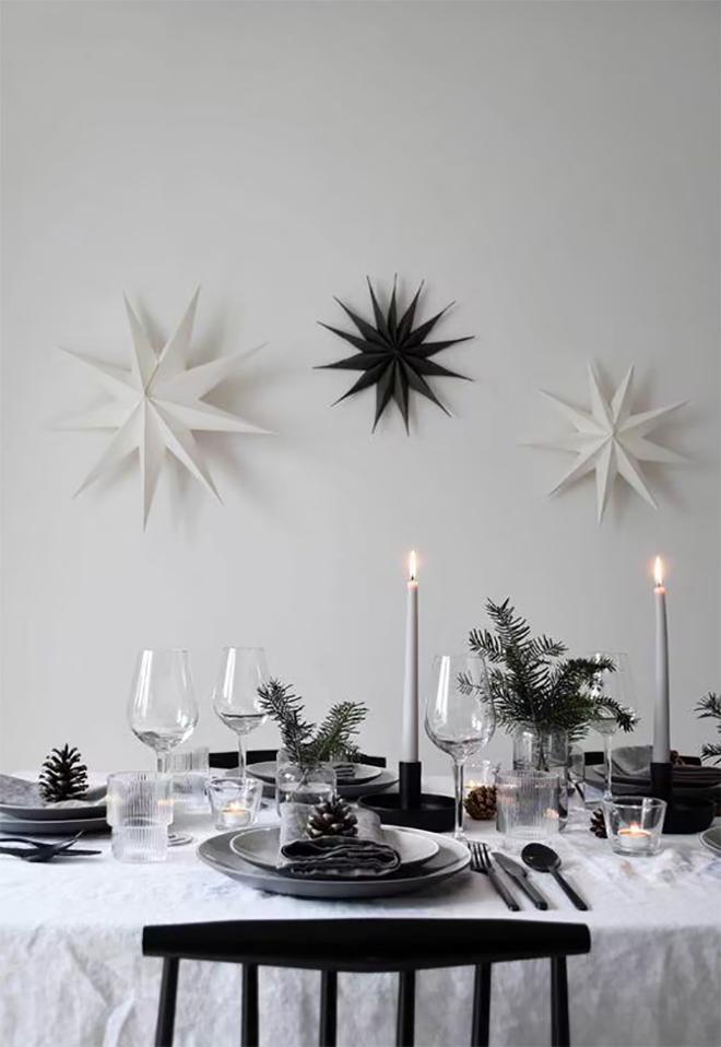 La mesa de Navidad natural en tonos grises de Ikea