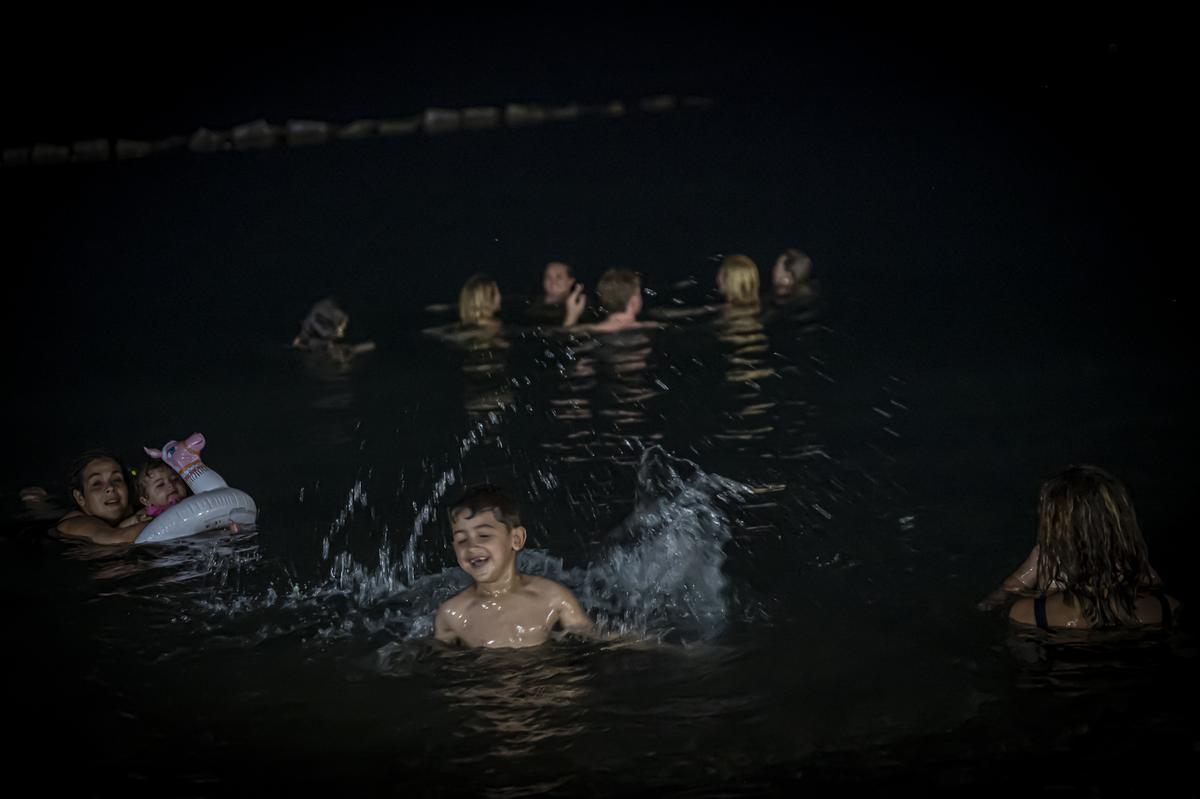 Baños contra la noche infernal en Barcelona