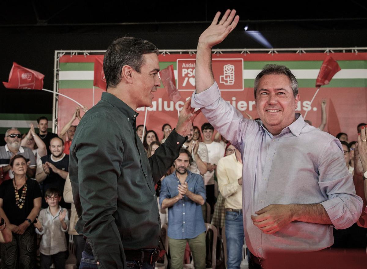 Pedro Sánchez y Juan Espadas.