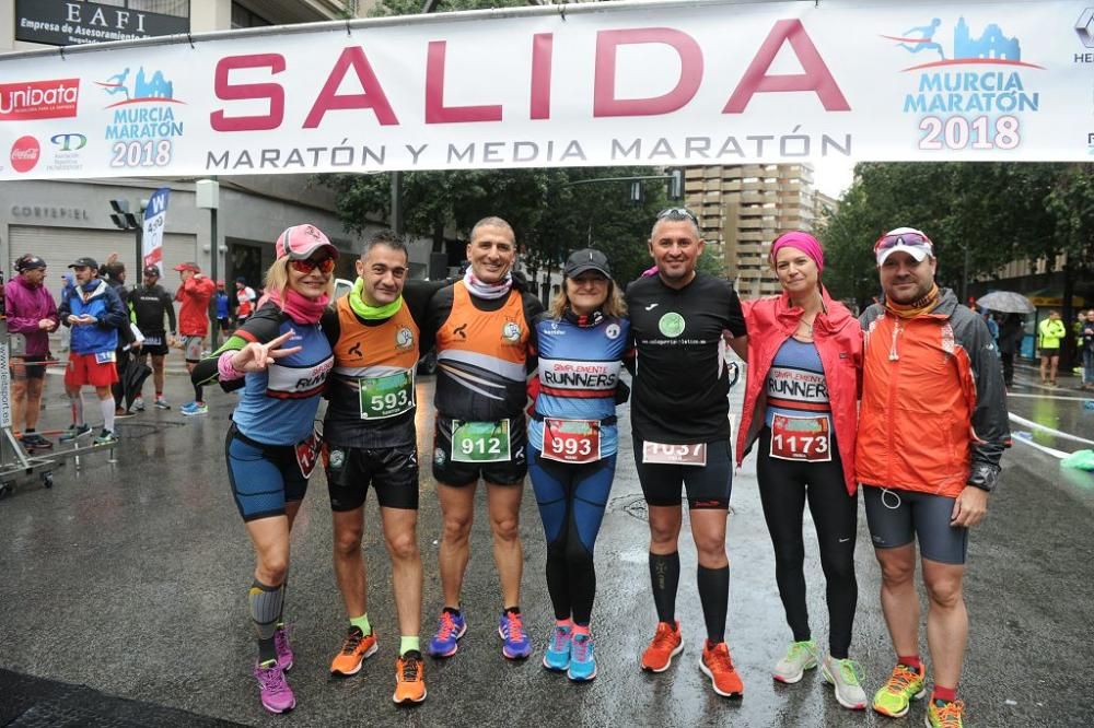 Ambiente y salida de la Maratón y Media Maratón de Murcia