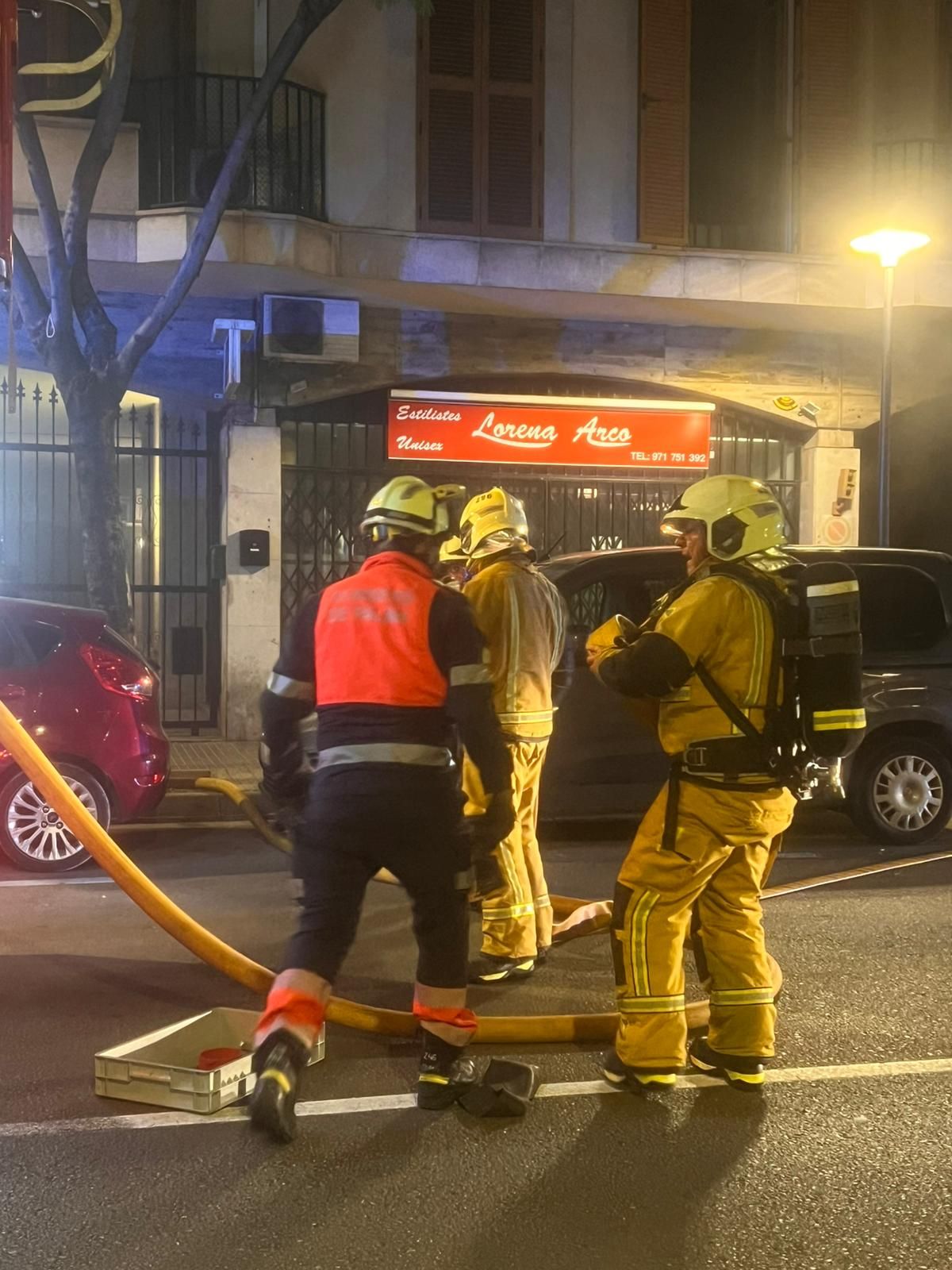 Alarma por un incendio en un coche en un aparcamiento subterráneo en Palma