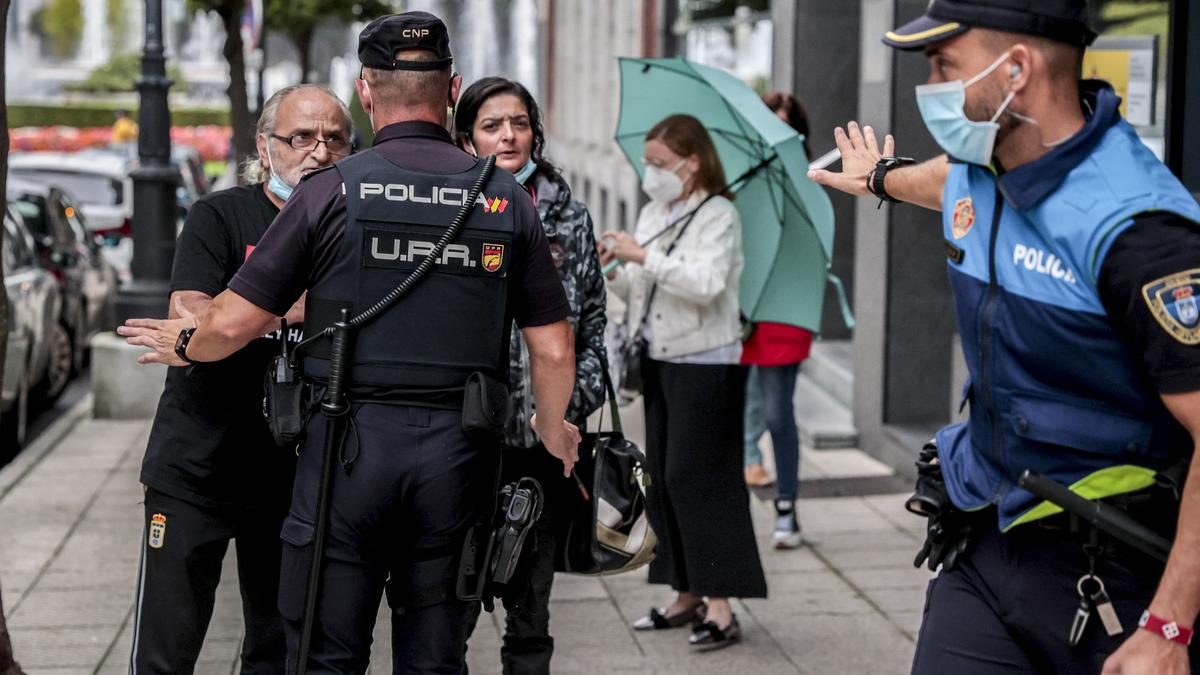 Amenaza de bomba en Oviedo: desalojan el Centro Cívico y acordonan la zona