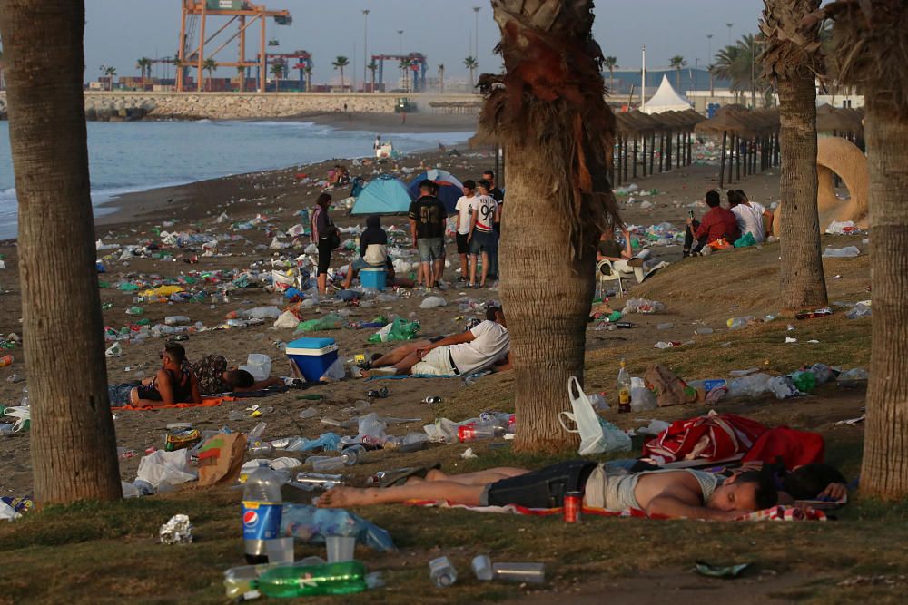 Así amanecen las playas malagueñas después de la noche de San Juan