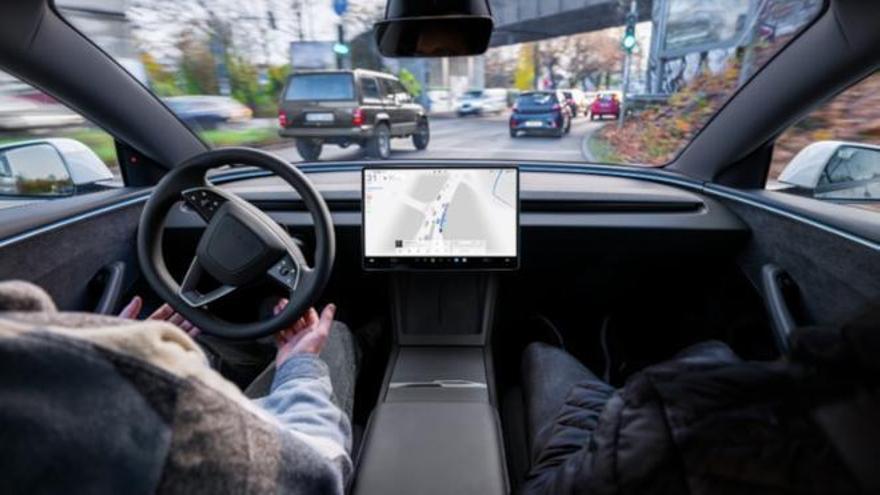 Tesla trae a España Full Self-Driving (Supervised), el paso previo a la conducción autónoma