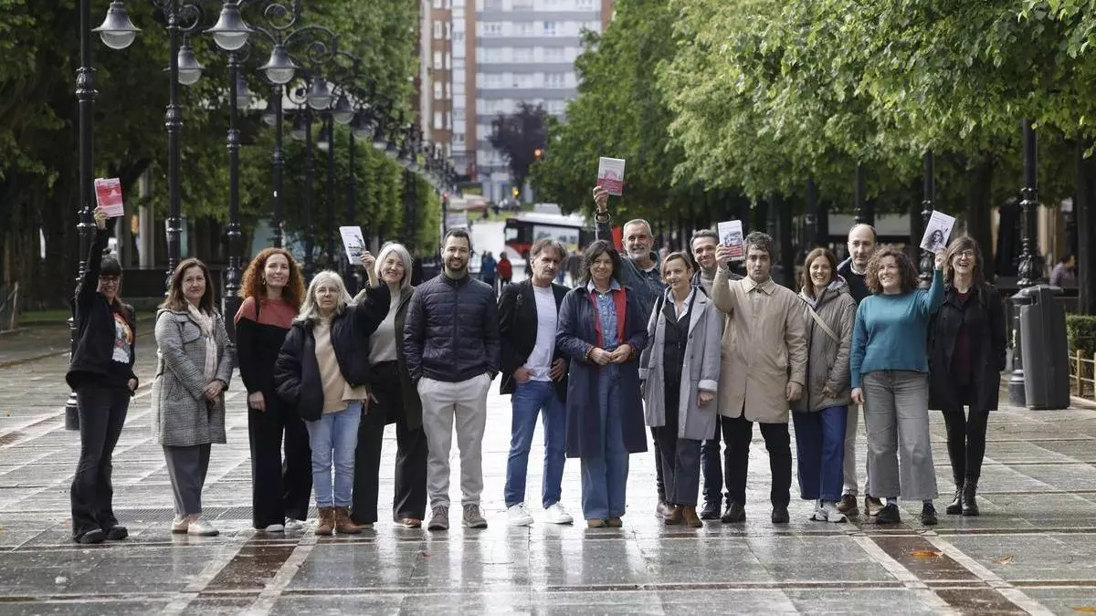 La Fundación de Cultura y los libreros celebran la Medalla de Plata de Gijón para la Feria del Libro como fruto de la "gran alianza" del gremio