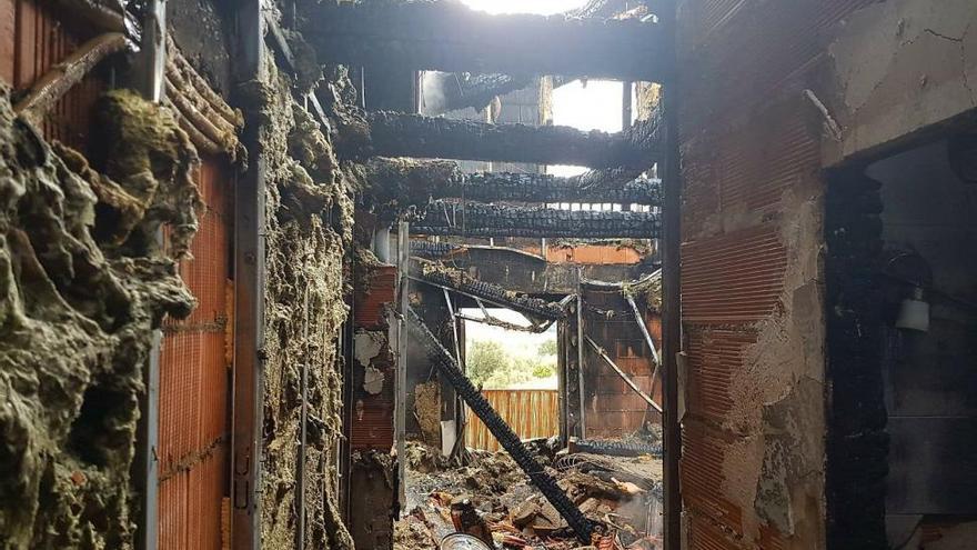 Un incendio destruye un apartamento en Murillo de Gállego