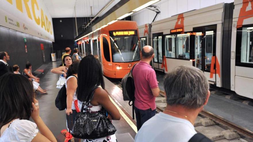 Diez años de las estaciones del TRAM de Mercado y el Marq en Alicante