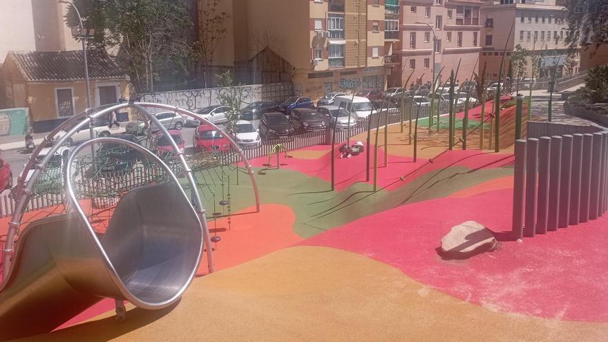 El nuevo parque infantil de la calle Chaves, esta semana.