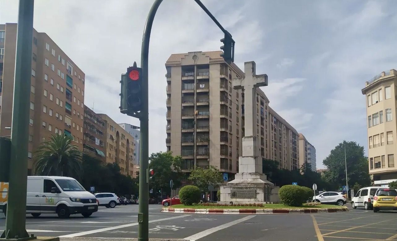 Los memorialistas alegarán contra el expediente BIC de la Cruz de Plaza de América.
