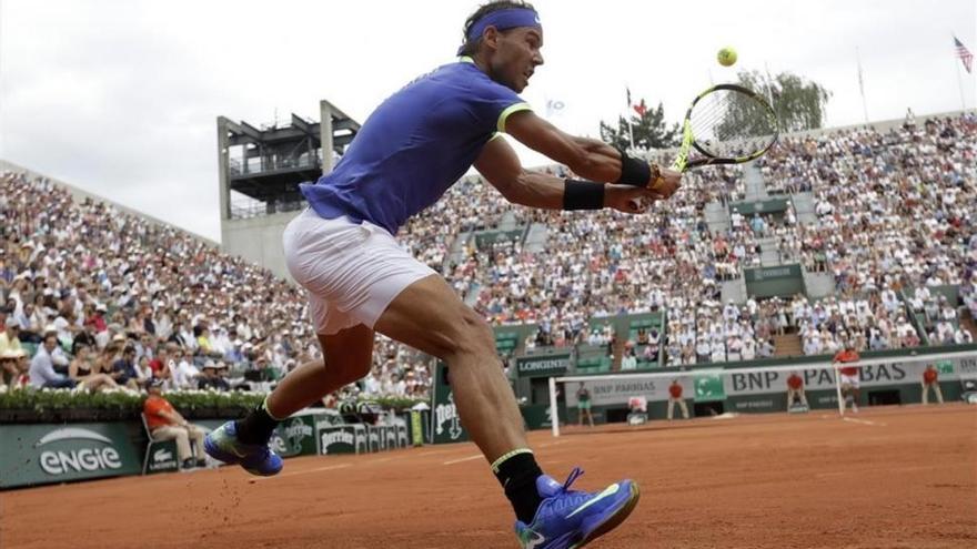 Nadal abre su carrera en Roland Garros sin problemas